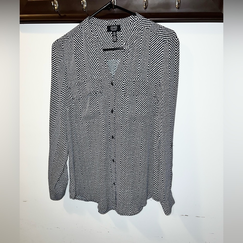 Jones New York Black and White Chevron Blouse